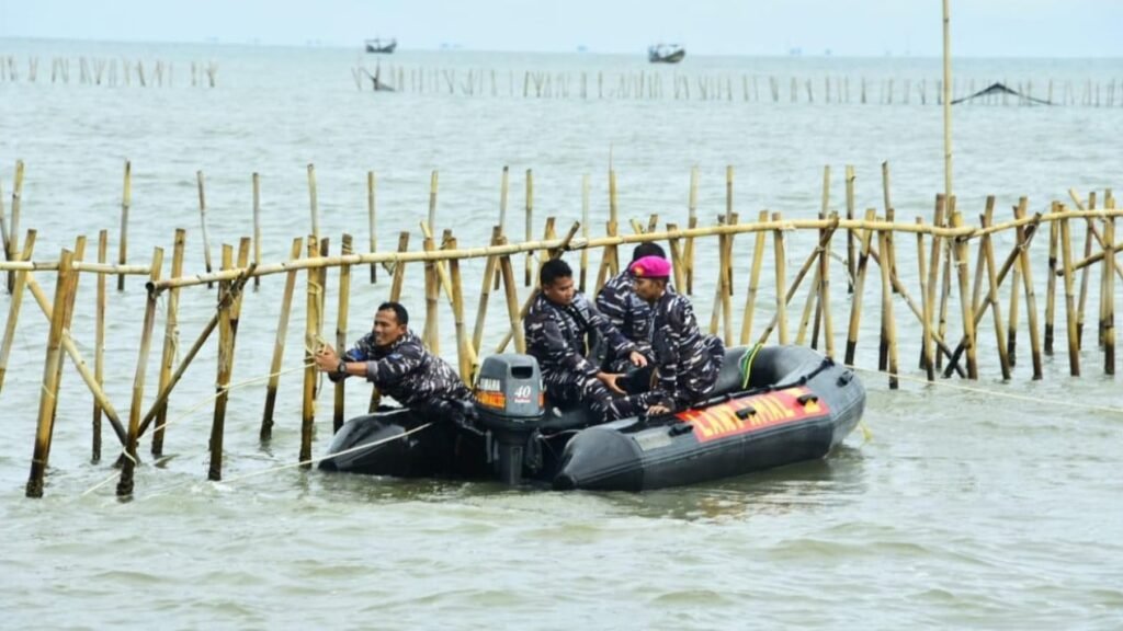 678b691945241 atas perintah prabowo tni al bongkar pagar laut 30 km demi nelayan tangerang_1265_711