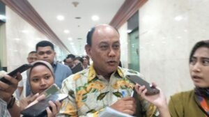 kepala-badan-gizi-nasional-dadan-hindayana-usai-rapat-bers