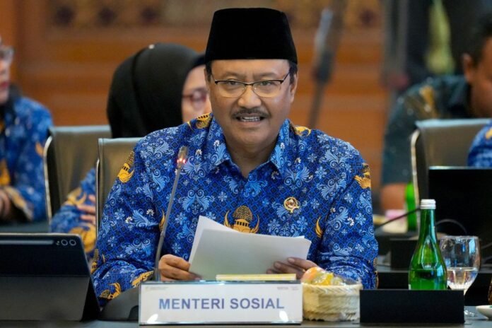 Menteri-Sosial-Mensos-Saifullah-Yusuf-bansos-696x464