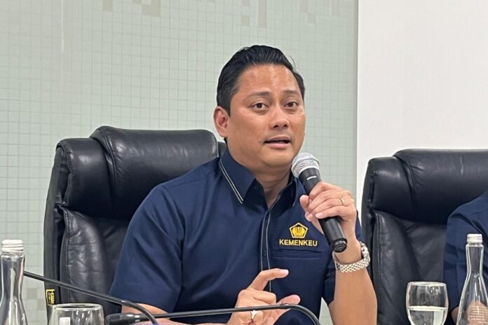 Wakil-Menteri-Keuangan-Thomas-A.-M.-Djiwandono-696x464