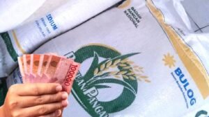 bansos-rp400-ribu-dan-beras-20-kg-siap-disalurkan-mulai-bulan-juni-2025-1280x720