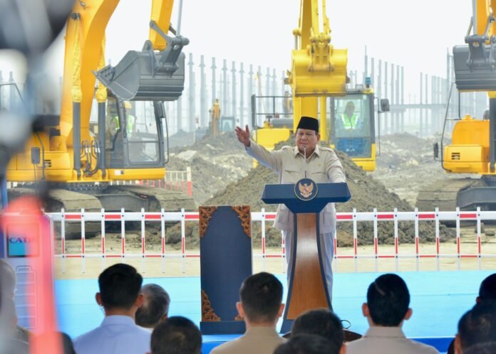 presiden-prabowo-resmikan-Industri-Baterai-696x498