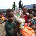 1.500-keluarga-Jayapura-menerima-bansos-program-keluarga-harapan-696x464