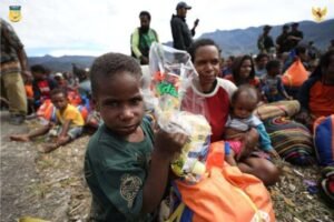 1.500-keluarga-Jayapura-menerima-bansos-program-keluarga-harapan-696x464