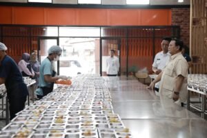 prabowo-inspeksi-mendadak-dapur-umum-makan-bergizi-gratis-di-rawamangun-03022025-152240