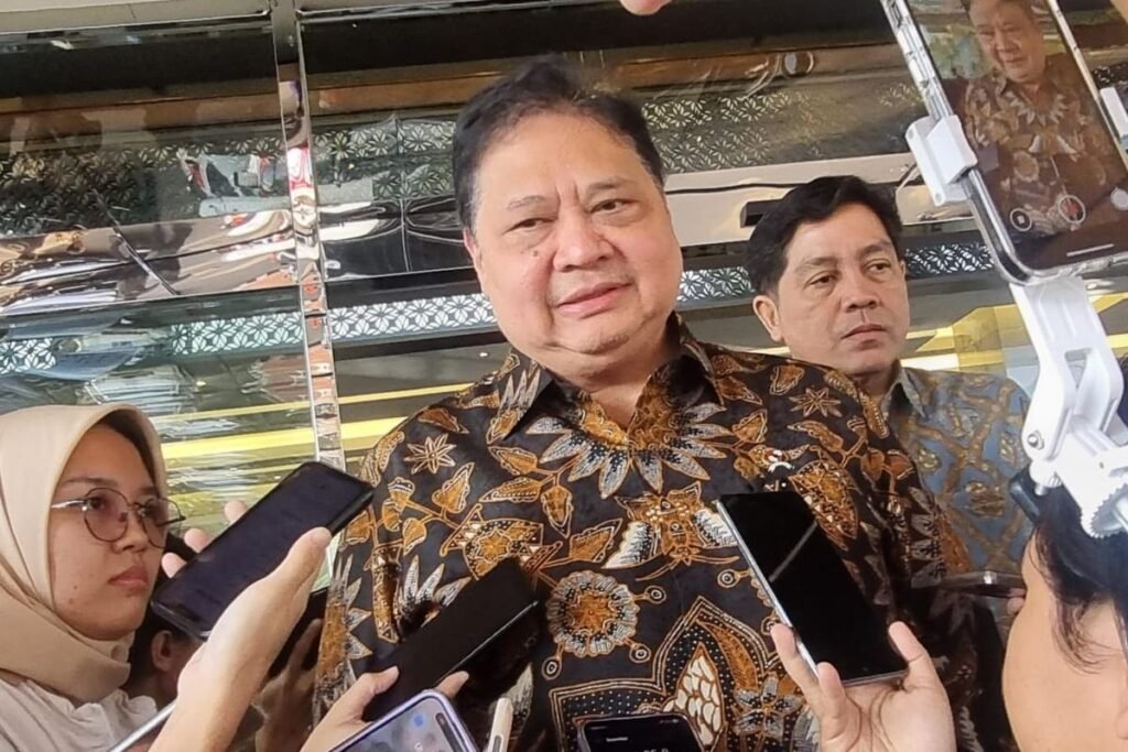 Menteri-Koordinator-Bidang-Perekonomian-Airlangga-Hartarto-diskon-tiket-nataru