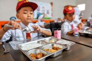 uji-coba-makan-bergizi-gratis-di-kabupaten-sumedang-1ezrp-dom