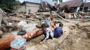 066851700_1764649362-8