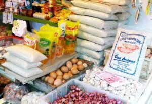 1583825902_16-7-barang-sembako-ini-paling-laris-dijual-di-toko-kelontong-e1702643572318