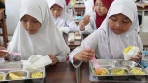 68d09e0215dd6-program-makan-bergizi-gratis_lifestyle