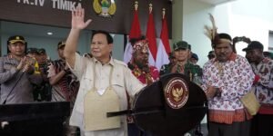 825288_12443611112023_prabowo_bagi_motor_babinsa_di_papua_ist