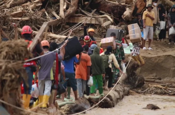 Gotong-Royong-Seluruh-Elemen-Bangsa-Percepat-Pemulihan-Korban-Bencana-Sumatera-2519788091