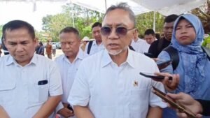 Menteri-Perdagangan-Zulkifli-Hasan-melepas-ekspor-mentega-dari-PT.jpg-mbg-makan-bergizi-gratis-696x391