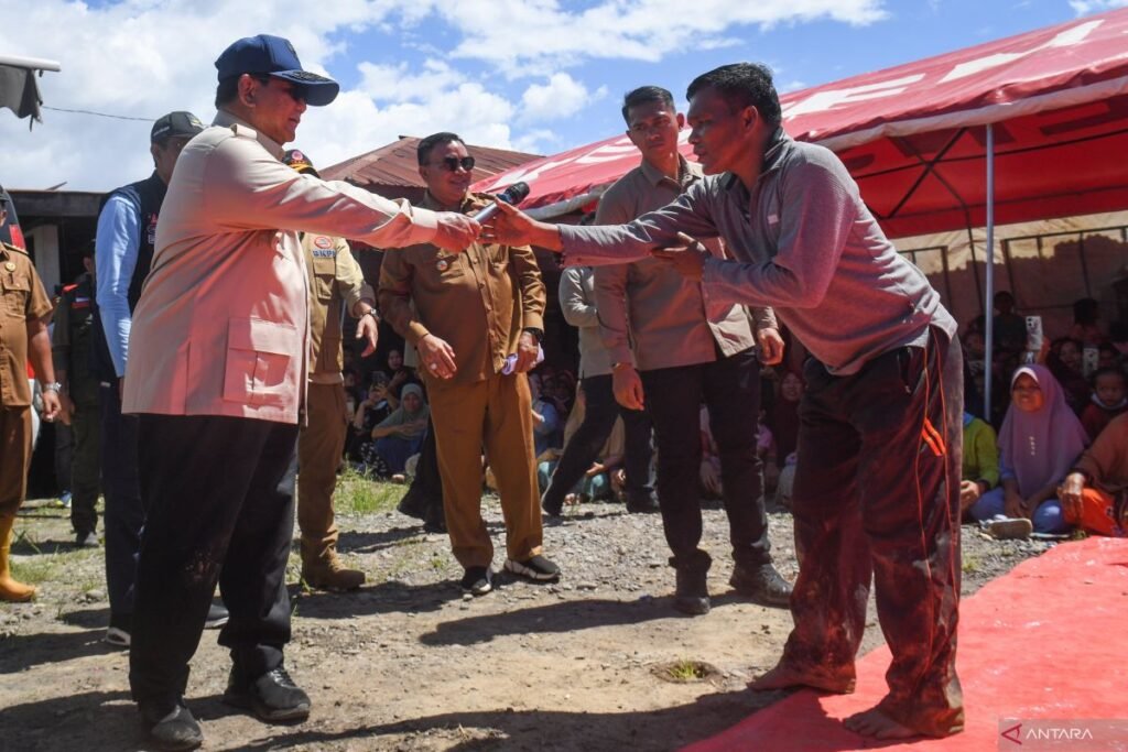 Presiden-Kunjungi-Lokasi-Bencana-Aceh-011225-app-10_2