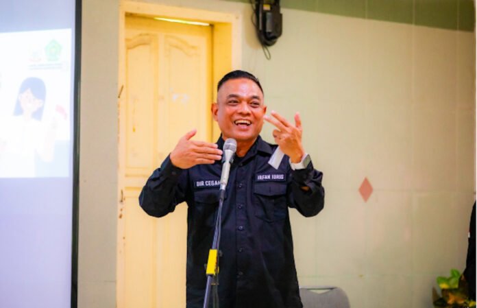 direktur-pencegahan-bnpt-prof-dr-irfan-idris-foto-dok-bnpt-a-8cfg.jpg-radikalisme-696x449