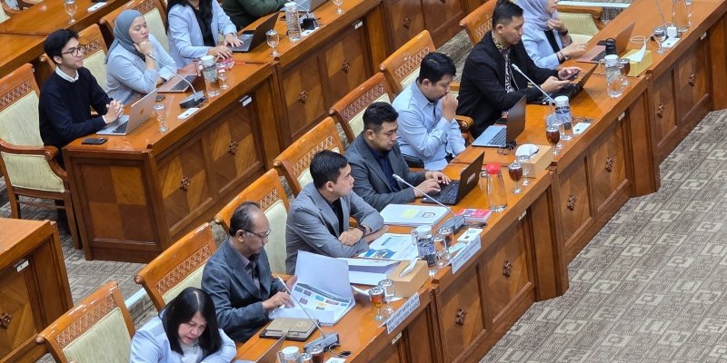 607661_12263915012026_yi