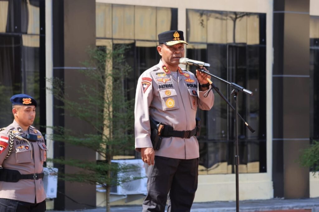 Kapolda-Papua-Irjen-Pol-Patrige-Renwarin-opm