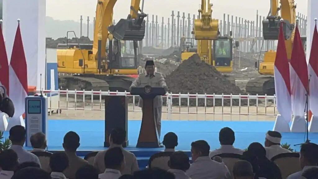 Prabowo-hadiri-ground-di-karawang
