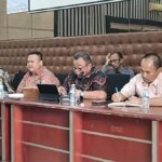 Wakil-Bupati-Aceh-Tenggara-Heri-Al-Hilal-saat-bertemu-dengan-belasan-orang