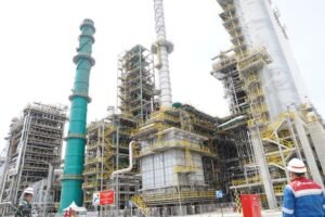 kilang-minyak-terbesar-di-indonesia-yakni-refinery-development-master-plan-rdmp-balikpapan-kalimantan-timur-dok-kementerian-es-1768194537972