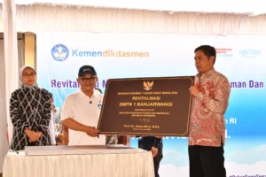 mendikdasmen-abdul-muti-resmikan-42-sekolah-revitalisasi-di-garut-tekankan-peningkatan-sdm-unggul