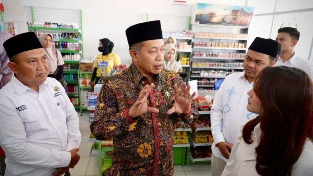 010037.360-fakta-menarik-80000-koperasi-desa-merah-putih-diluncurkan-menteri-ferry-soroti-pertumbuhan-pesat-dan-manfaatnya-1