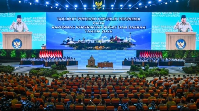 93160-rakornas-pemerintah-pusat-dan-pemda-prabowo-subianto