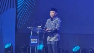 Menkop-Ferry-Juliantono-dalam-acara-Investor-Daily-Summit