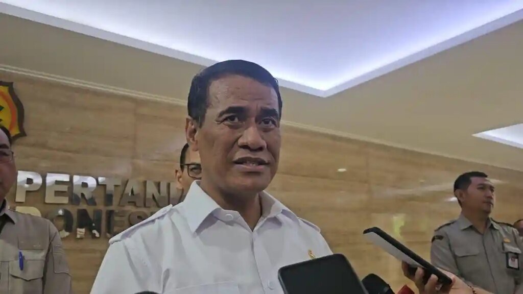 Menteri-Pertanian-Mentan-Andi-Amran-Sulaiman-di-kantor-Kementerian-Pertanian