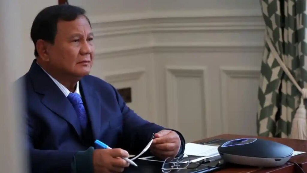 Prabowo-Pimpin-Rapat-Terbatas-Bahas-Penertiban-Kawasan-Hutan-Lewat-Video-Conference-dari-London