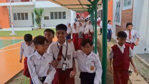SISWA-SEKOLAH-RAKYAT