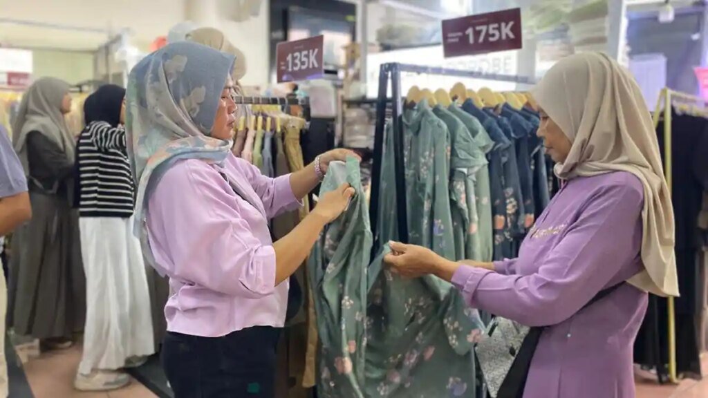 Helatan-Bazar-Fesyen-Jelang-Lebaran-Diser