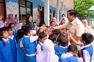 Presiden-Prabowo-Sidak-Bergizi-Gratis-di-Sekolah-dan-Dapur-Pulogadung-1