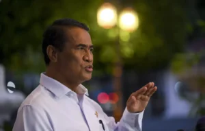 1763901522-5000x3333