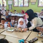 20260402-TINJAU-PROGRAM-MBG-Wakil-Bupati-Bangka-Selatan-Debby-Vita-Dewi-3