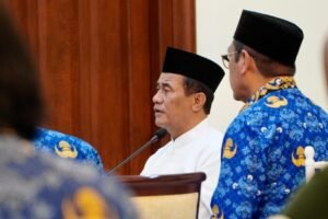 Distribusi-Bantuan-Pangan-Berlanjut-andi-amran-menteri-pangan-696x464
