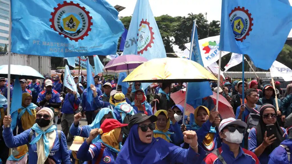 Unjuk-Rasa-Buruh-di-Depan-DPR_20250922_134450