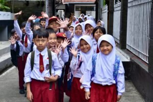 pp-tunas-berlaku-kemendikdasmen-terapkan-7-kaih-dan-3s-untuk-cegah-adiksi-gawai-pada-siswa-28032026-191514