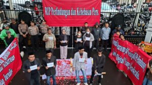 6945ace6927ad-dinilai-kian-hadapi-tekanan-pemerintah-didesak-jamin-perlindungan-kebebasan-pers_1265_711