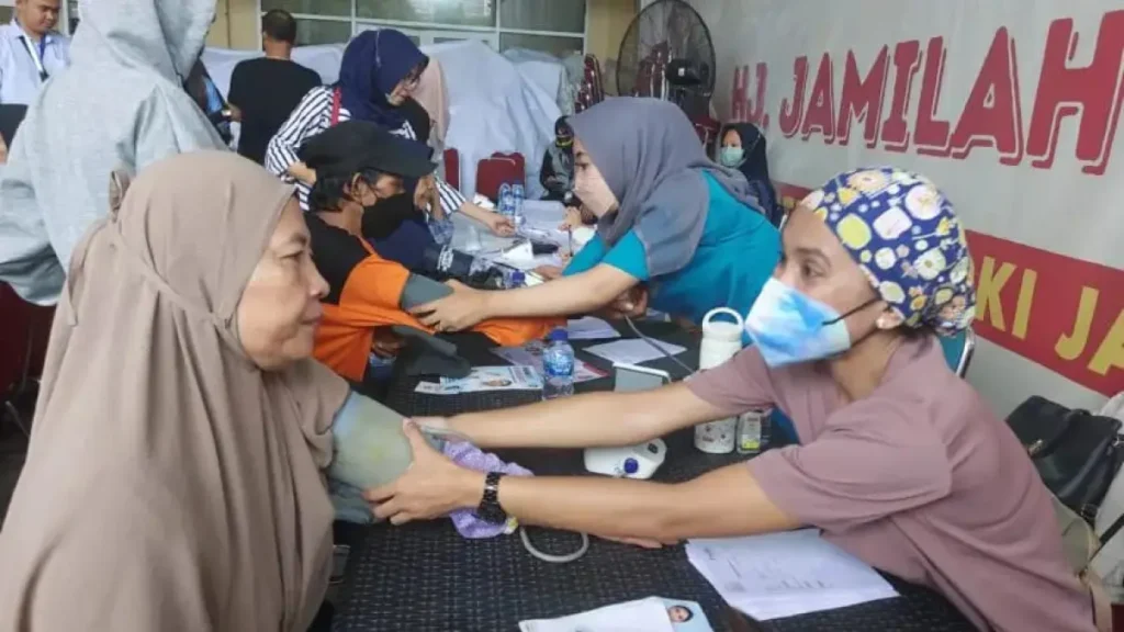 berdampak-program-cgk-yang-diselenggarakan-pemerintah-diharapkan-bisa-lakukan-deteksi-dini-penyakit-di-masyarakat-istradar-surabaya-rZBOx