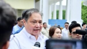 Menteri-Koordinator-Bidang-Perekonomian-Airlangga-Hartarto-ekonomi-sektor-riil-696x392