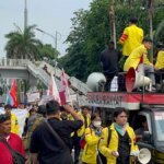 massa-mahasiswa-ui-di-dpr-1