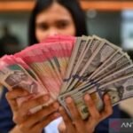 nilai-tukar-rupiah-melemah-115-poin-2788419-1024x683-300x200
