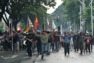p_1756389575c03-unjuk-rasa-di-dpr-ri