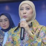 6a7049c2b7d1f-menteri-komunikasi-dan-digital-meutya-hafid-di-kantor-kementerian-komunikasi-dan-digital-jakarta-pusat-senin-38_412_232