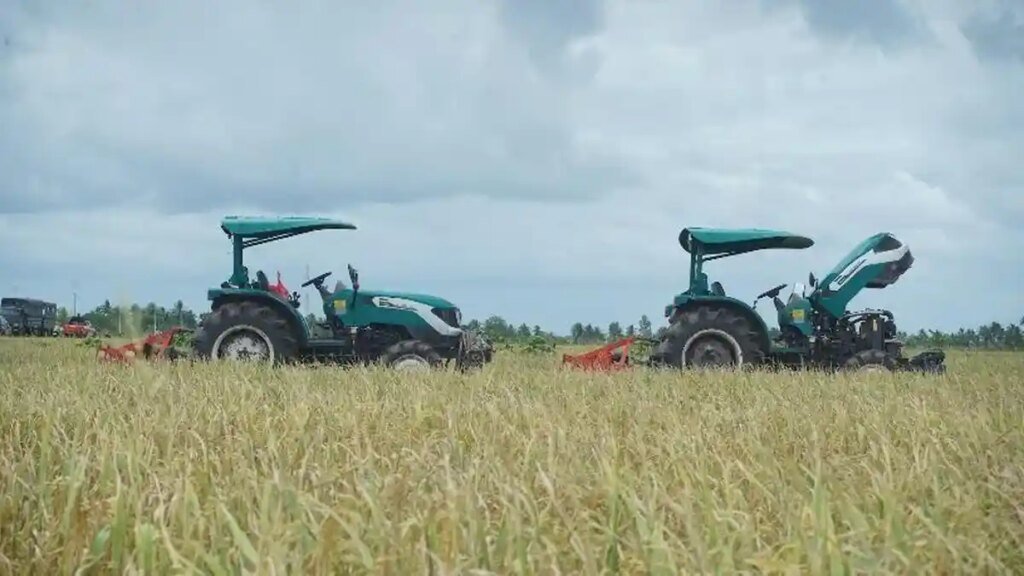 Ilustrasi-petani-mengolah-sawah-pada-masa-tanam-padi-c