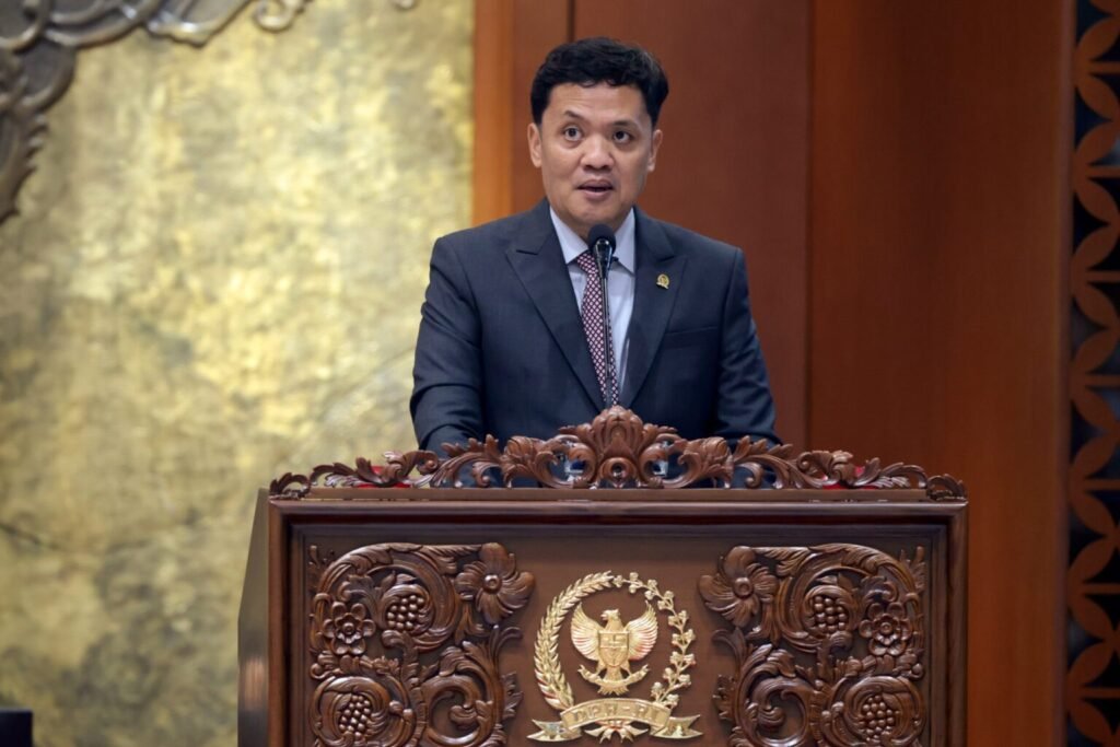 Ketua_Komisi_III_DPR_RI_Habiburokhman_saat_berpidato_dalam_Rapat_Paripurna_ke-3_Masa_Persidangan_ruu-perampasan-aset-1536x1024