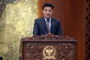 Ketua_Komisi_III_DPR_RI_Habiburokhman_saat_berpidato_dalam_Rapat_Paripurna_ke-3_Masa_Persidangan_ruu-perampasan-aset-1536x1024