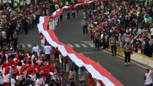 kirab-merah-putih-di-jakarta_20220828_182317