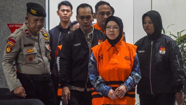 kpk-tahan-bupati-sukoharjo-1783731052383_169